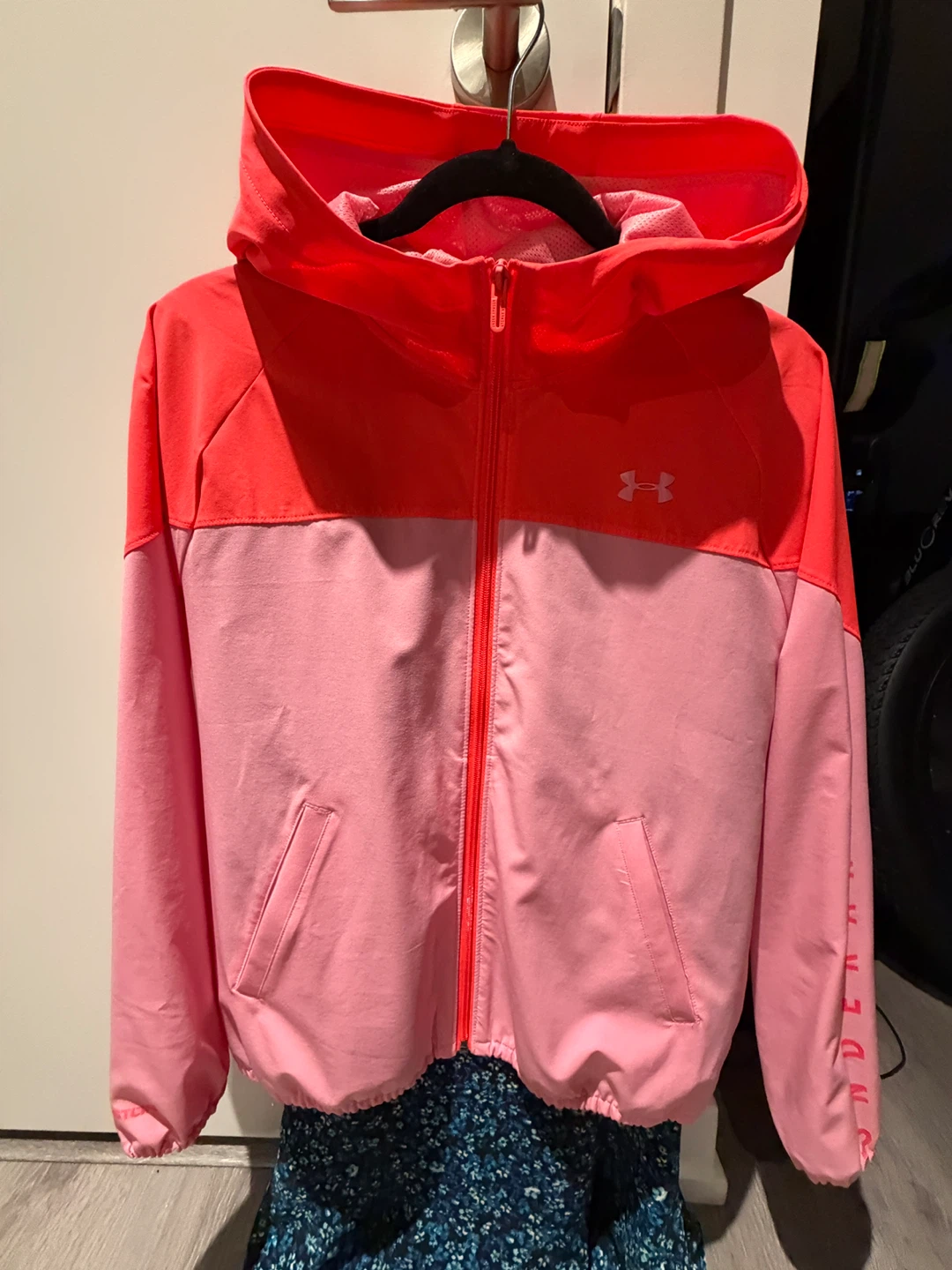 Under Armour hooded windbreaker jacket