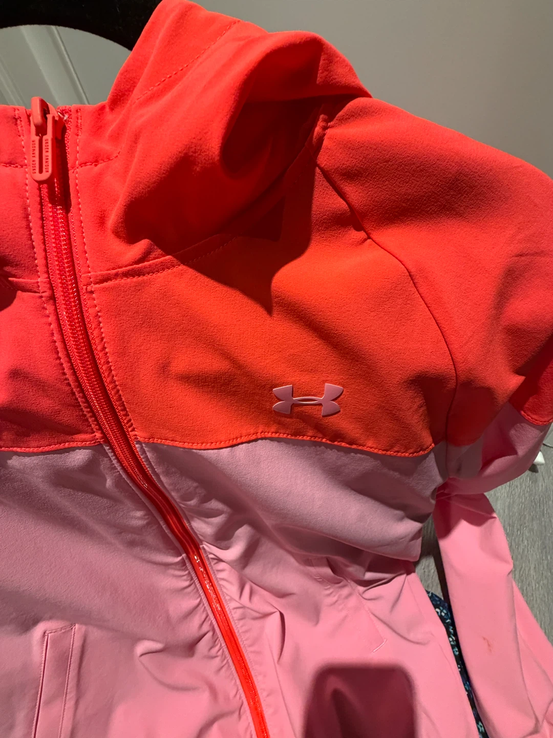 Under Armour hooded windbreaker jacket - photo 3