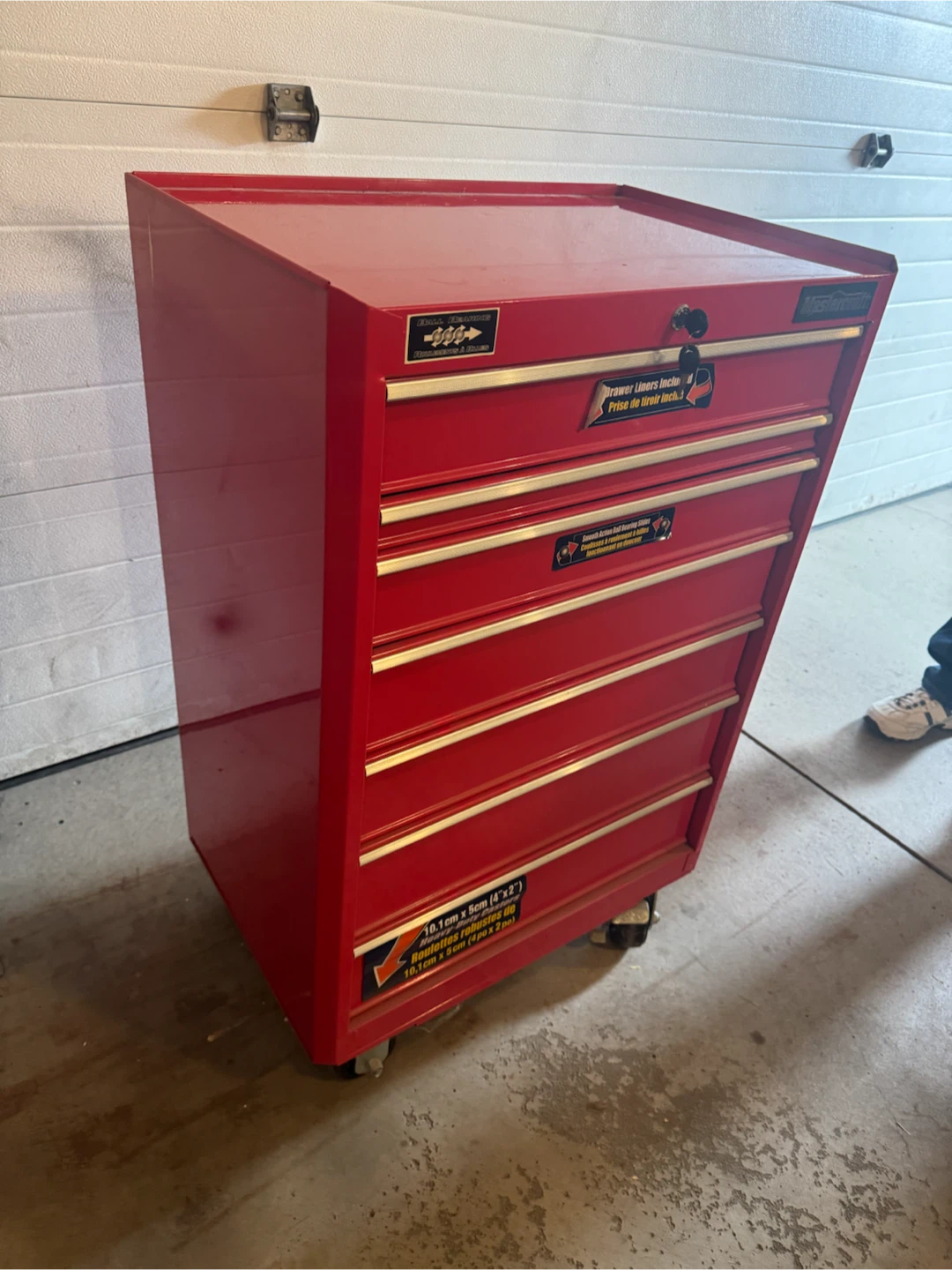 Mastercraft Toolbox on Wheels. Bottom Roller Cabinet with Keys. - photo 2