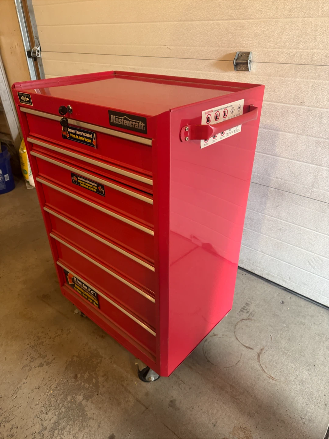 Mastercraft Toolbox on Wheels. Bottom Roller Cabinet with Keys. - photo 3