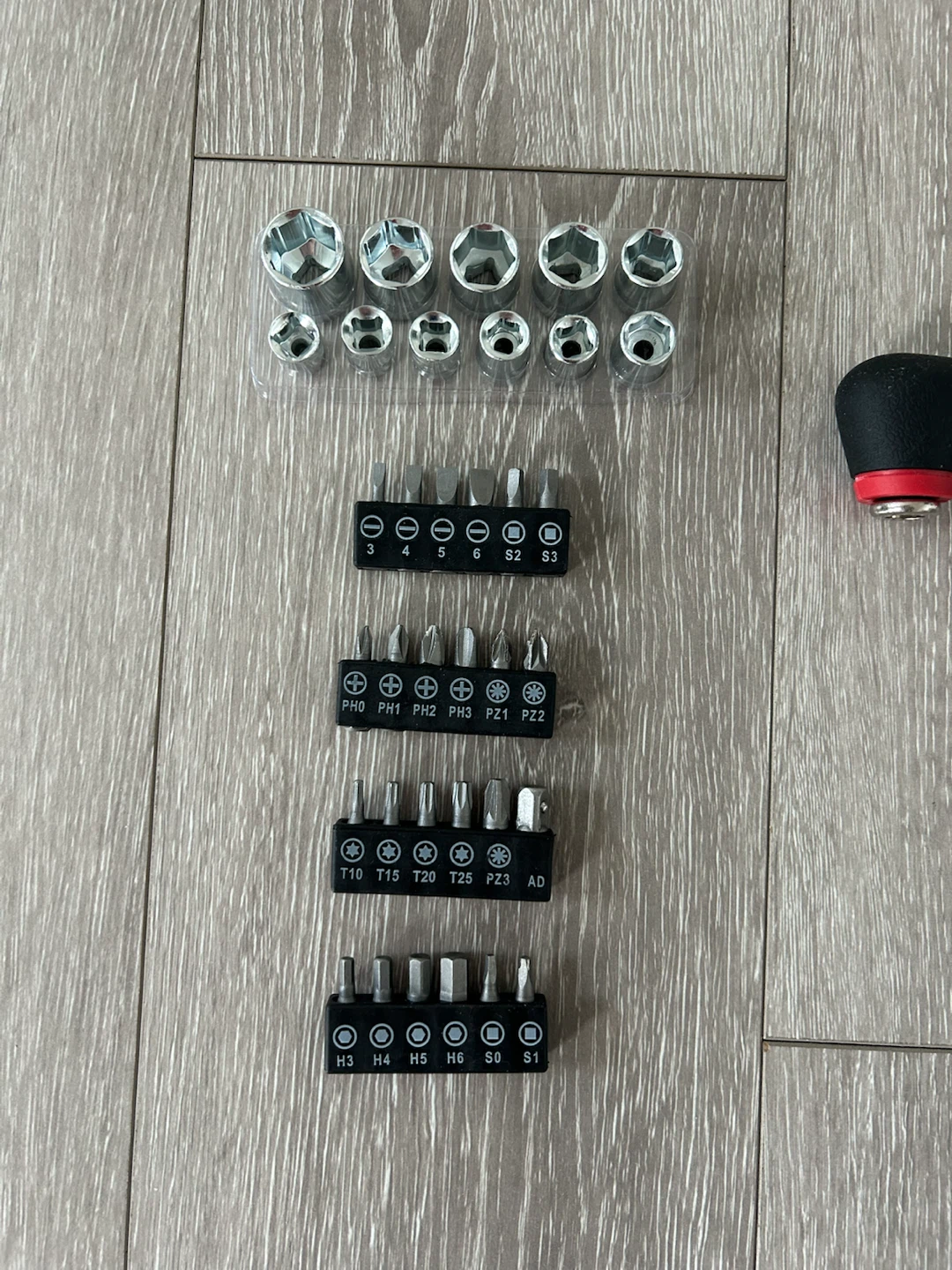 Multi-bit T-Handle Ratcheting Screwdriver Set - photo 2