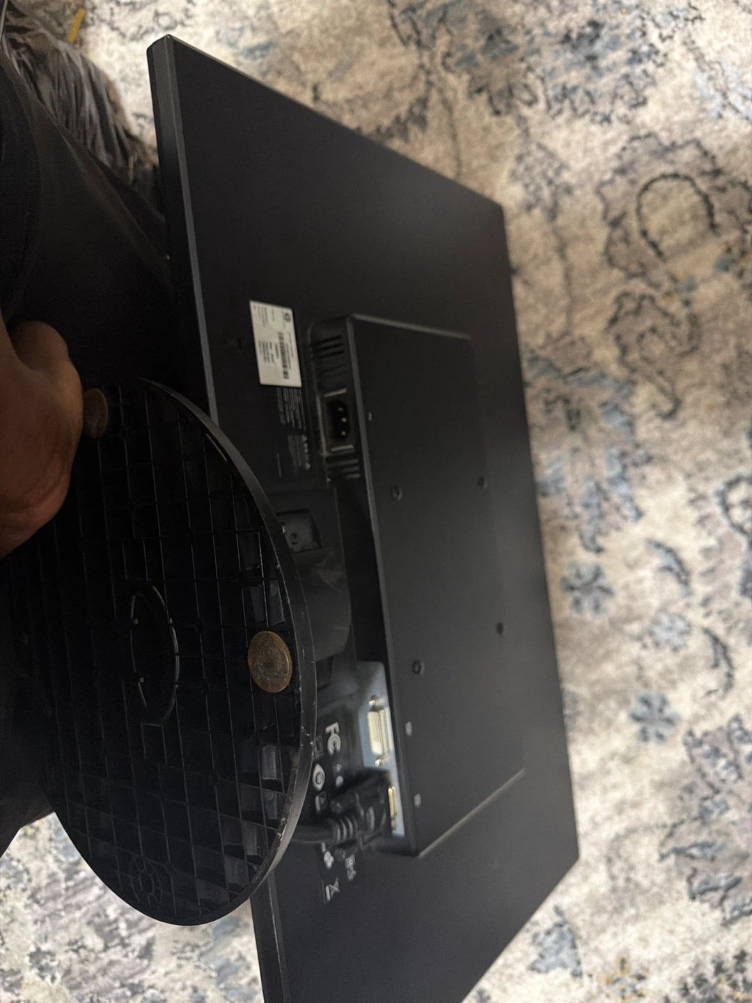 HP V24i Monitor