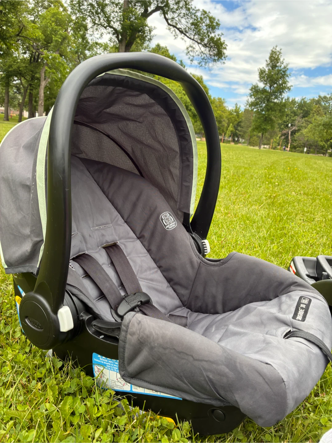 Graco SnugRide 30 Click Connect Infant Car Seat - photo 2
