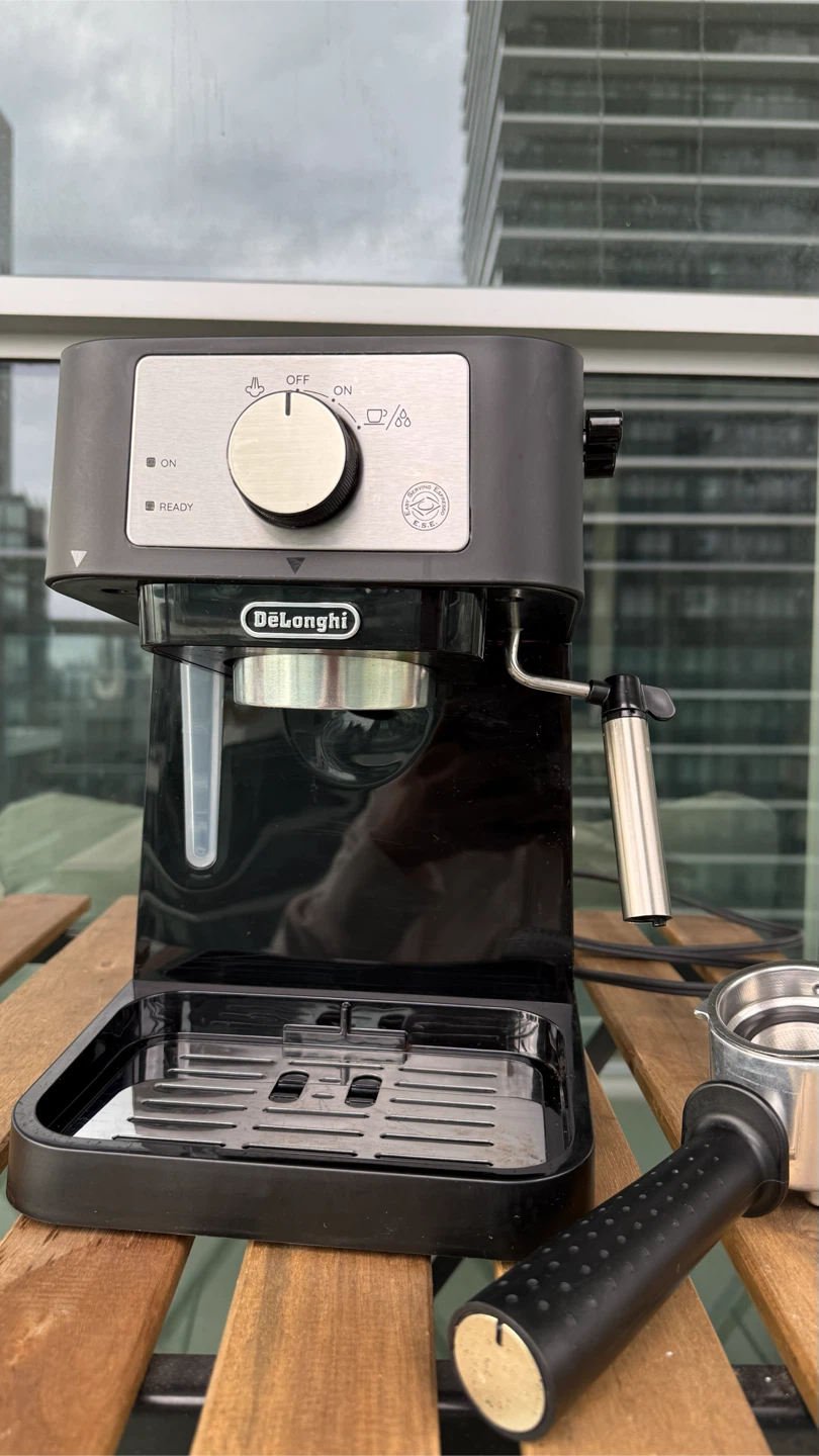 Espresso Coffee Machine by De'Longhi