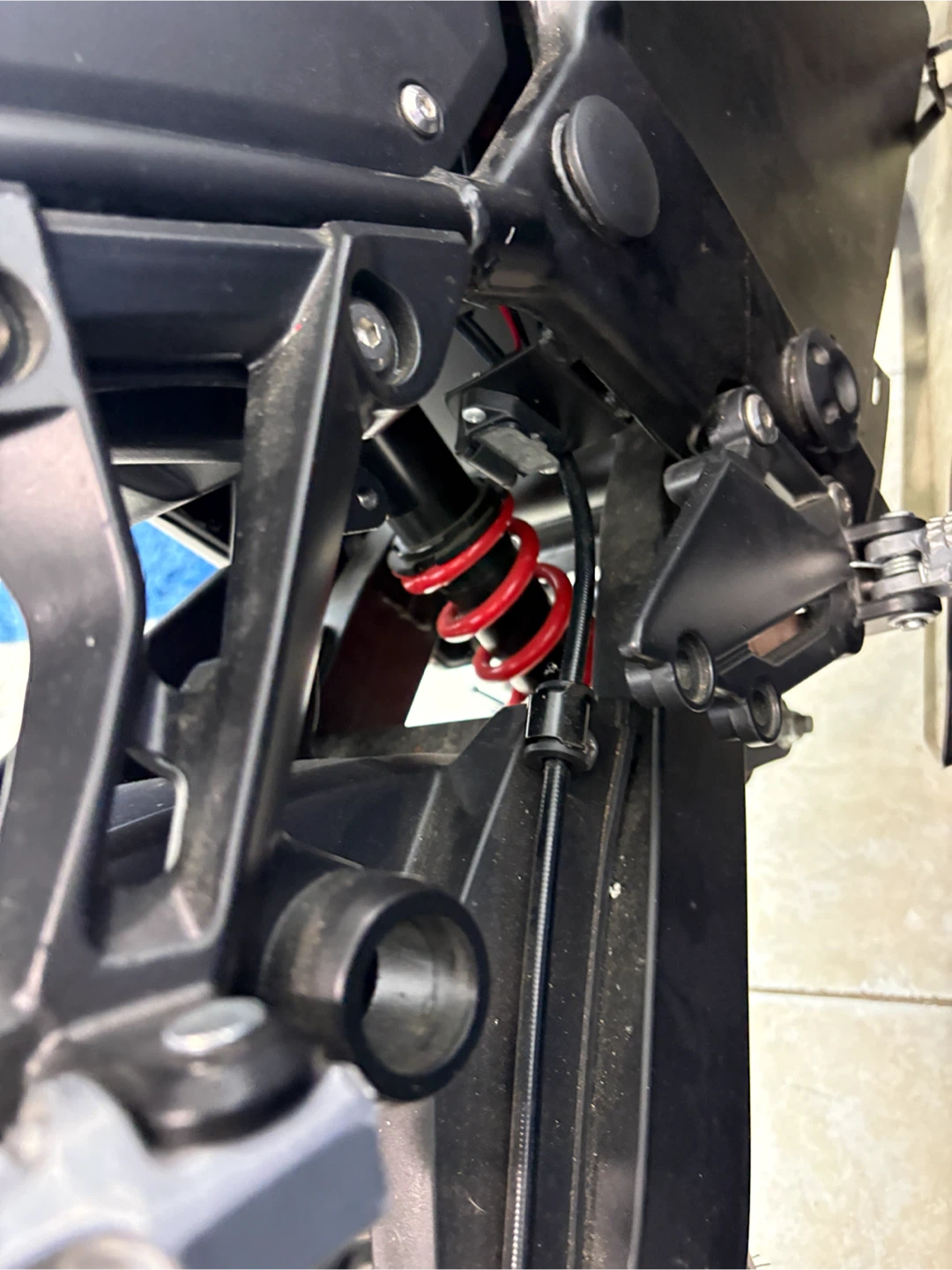 Heat Model Sport Electric Motorcycle - photo 3