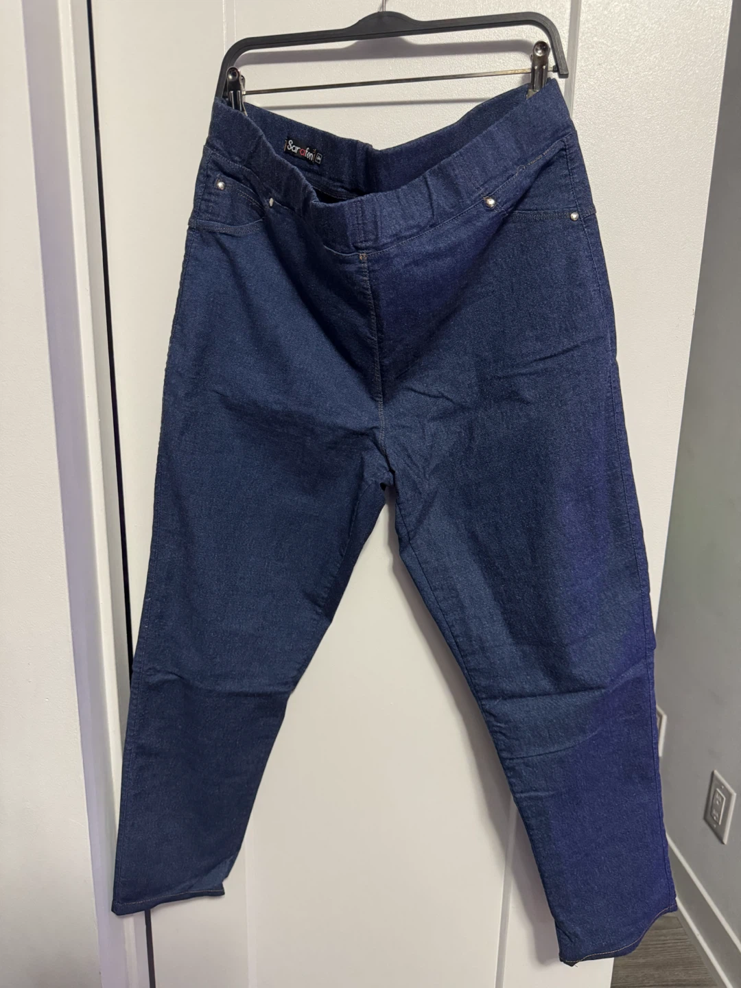 Sarafon dark wash denim pull-on pants, size 4