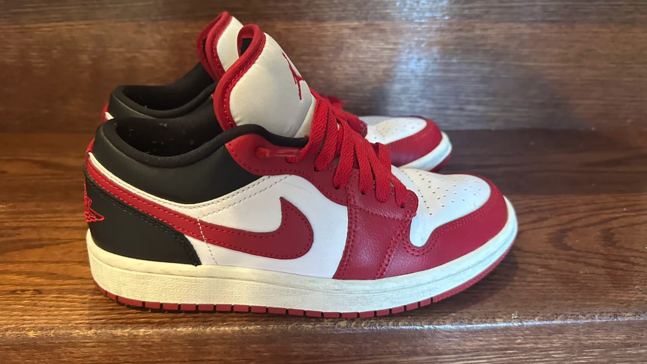 Air Jordan 1 Low Youth Size 6