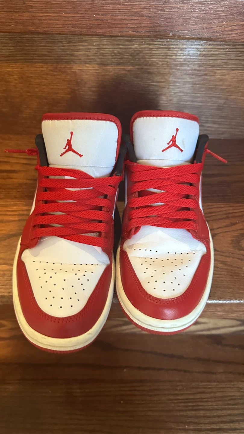 Air Jordan 1 Low Youth Size 6 - photo 2