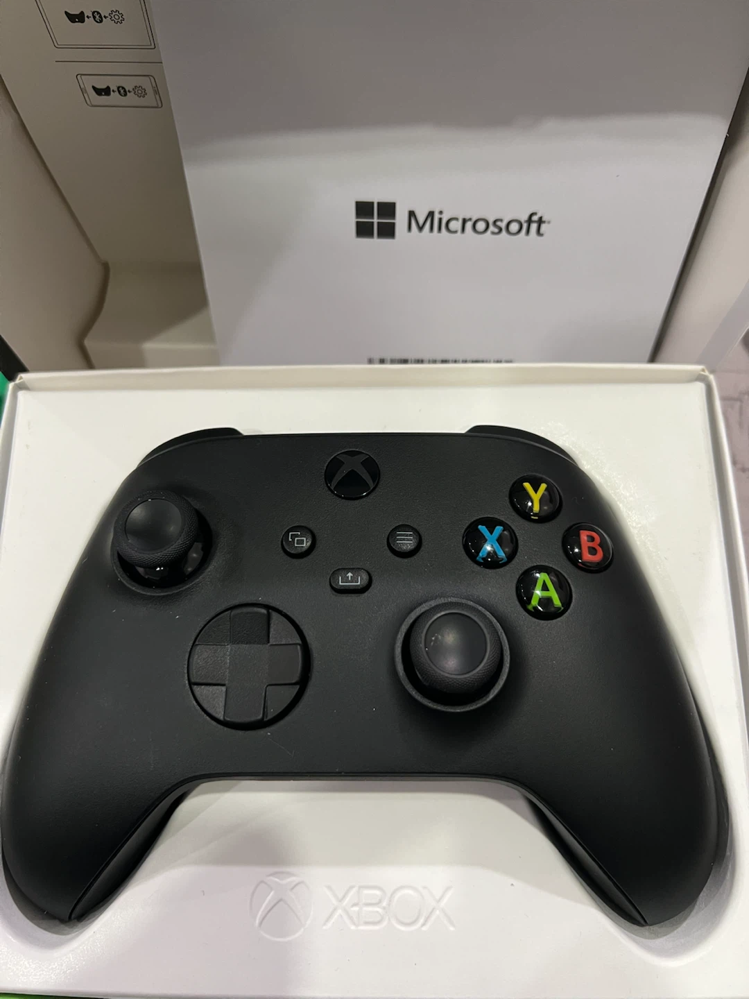 Microsoft Xbox Wireless Controller - Black