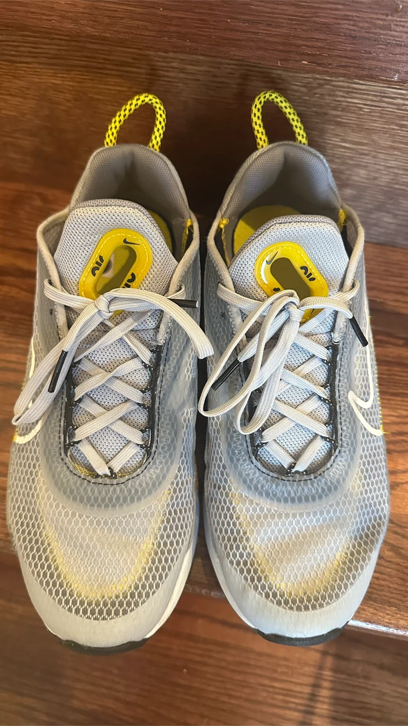 Nike Air Max 2090 Grey and Yellow Size 5.5Y - photo 2