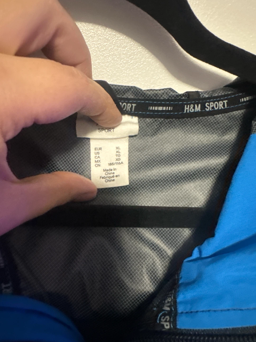 H&M Sport Windbreaker Jacket - photo 3