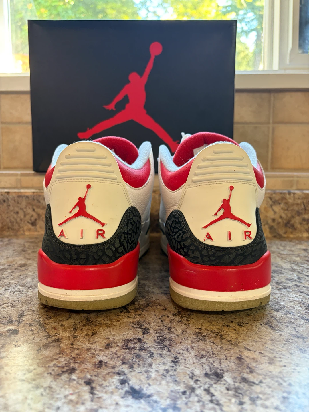 Air Jordan 3 Retro Fire Red - photo 2