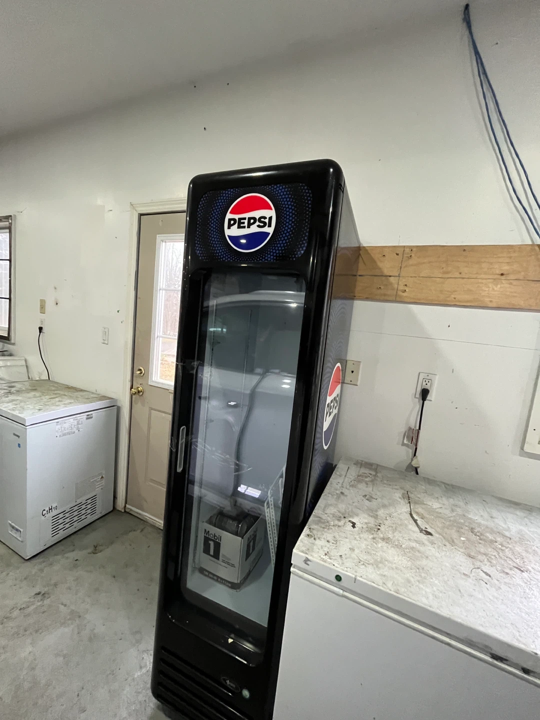 Pepsi Glass Door Merchandiser Fridge - photo 2
