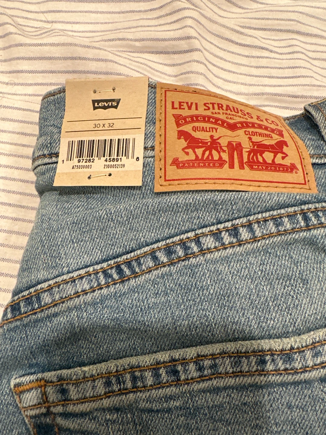 Levi's Women's Ribcage Bell Bottom Jeans, Ringing Bells