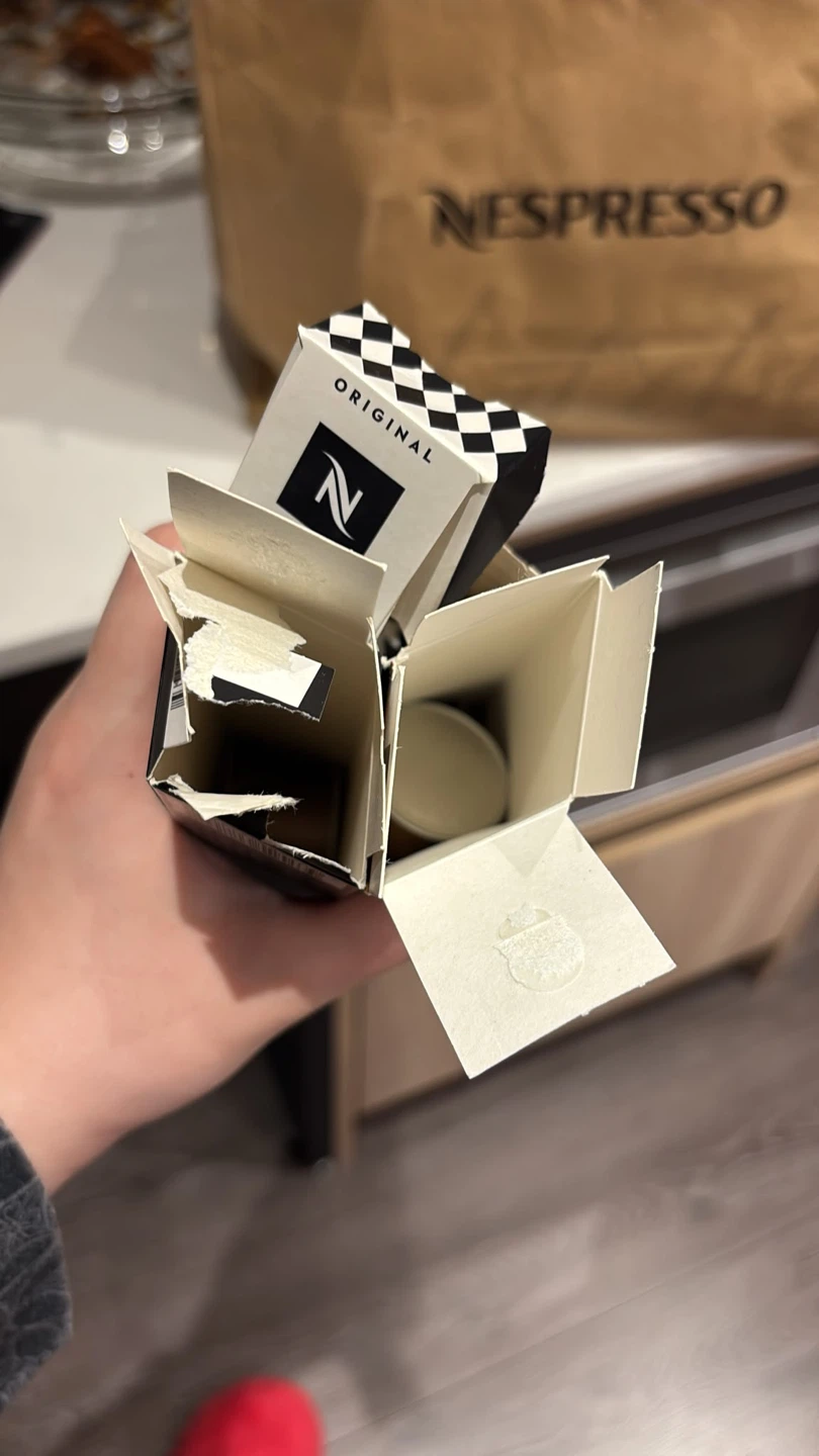 Original Nespresso Delonghi Machine - photo 3