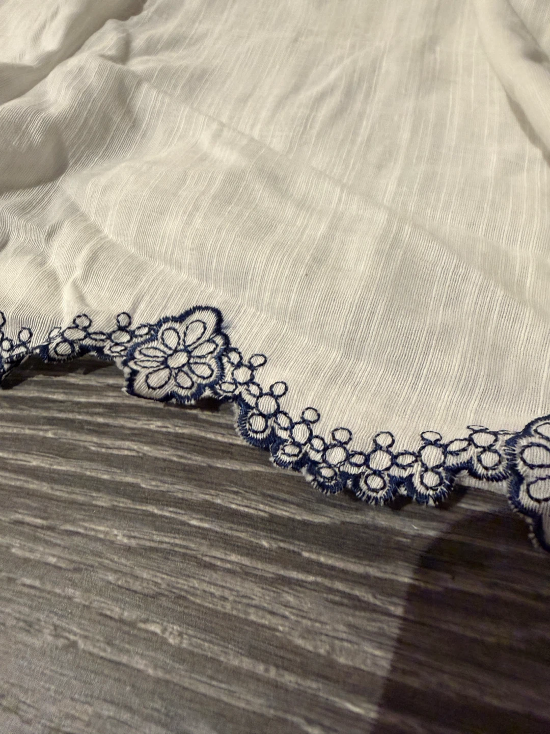 White Embroidered Kurti - photo 2