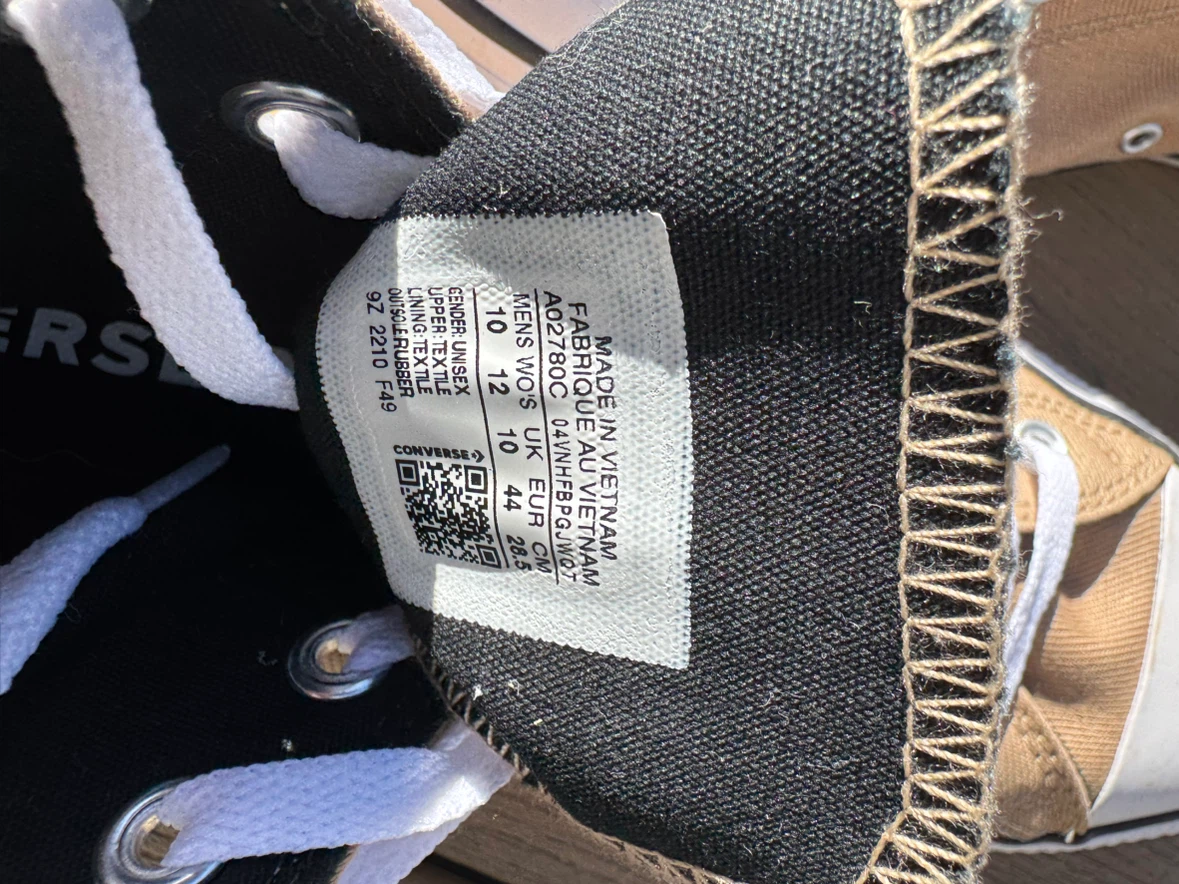 Converse Chuck Taylor high tops, size 10 - photo 2