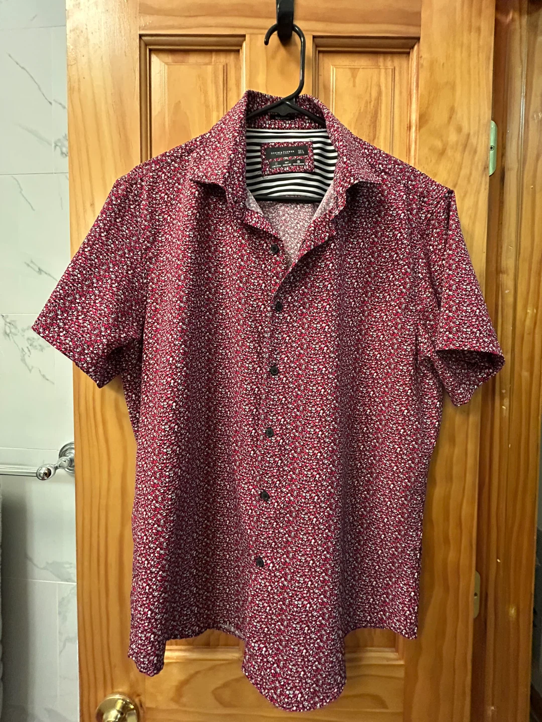 4x Men’s Short Sleeve Button Ups