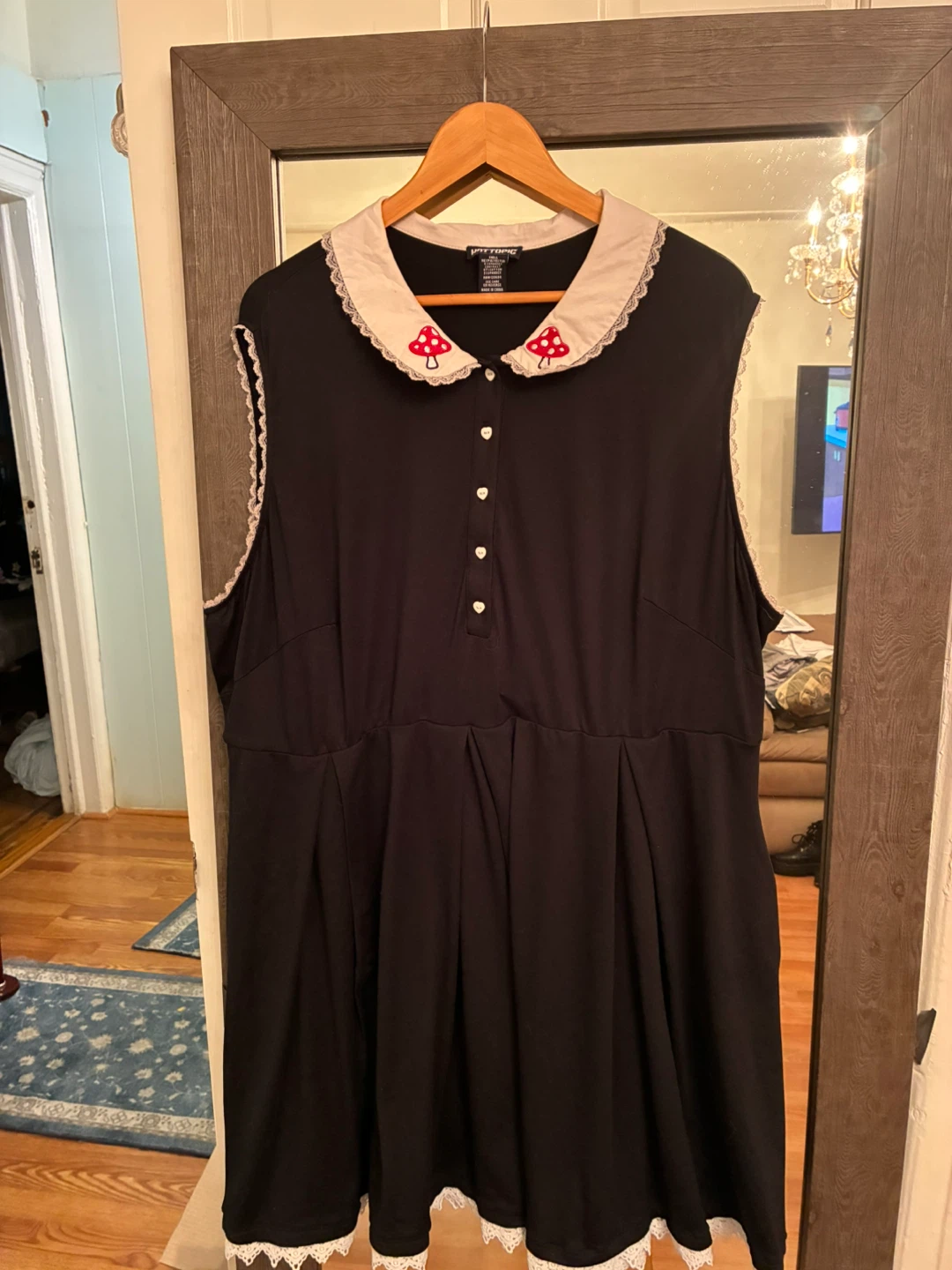 Plus Size 3 Hot Topic Black sleeveless mushroom dress