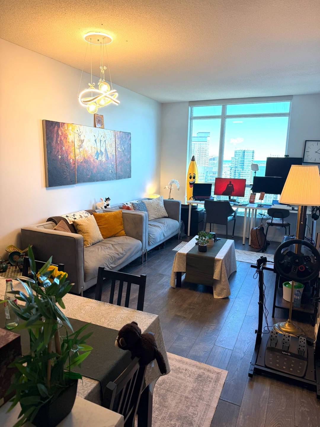 Fully Furnished 2 Bedroom Apartment w/ CN Tower & City Views
