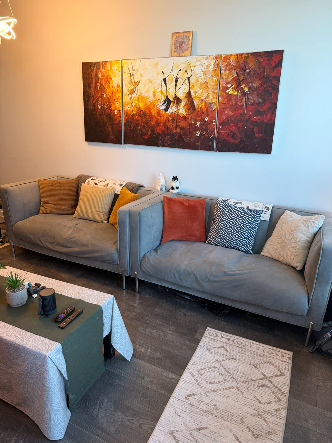 Fully Furnished 2 Bedroom Apartment w/ CN Tower & City Views - photo 3