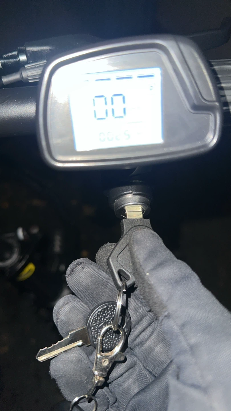 Electric bicycle in black - photo 5