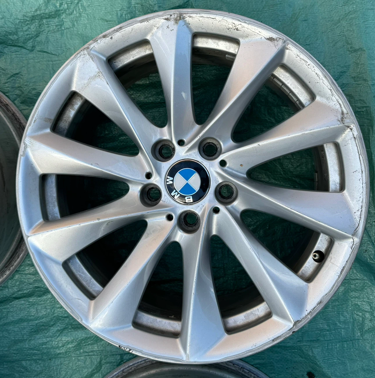 ☃️☃️ Original OEM 18” BMW RIMS ✅ ORIGINAL BMW 4 + 3 Series rims - photo 3
