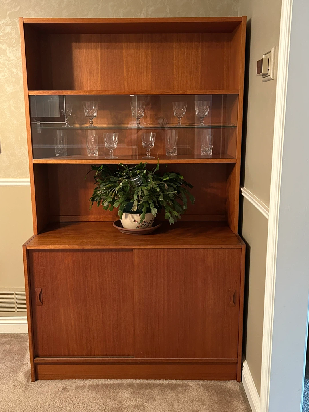 MCM Teak Hutch & Display Cabinet – Elegant, Spacious & Versatile
