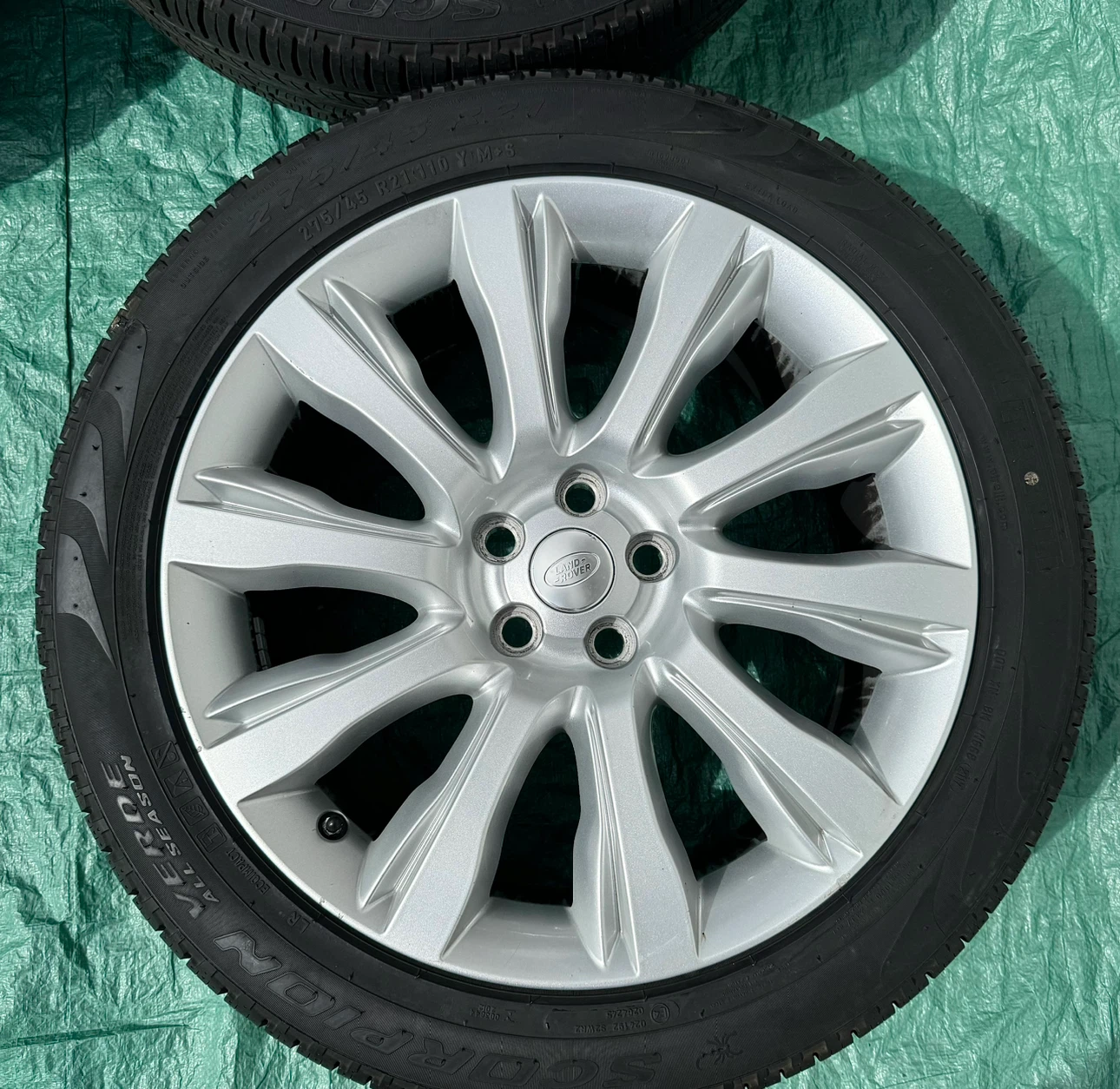 ☢️☢️OEM RANGE ROVER 21” Rims ✅ TPMS ✅ PIRELLI 90% Tires - photo 5