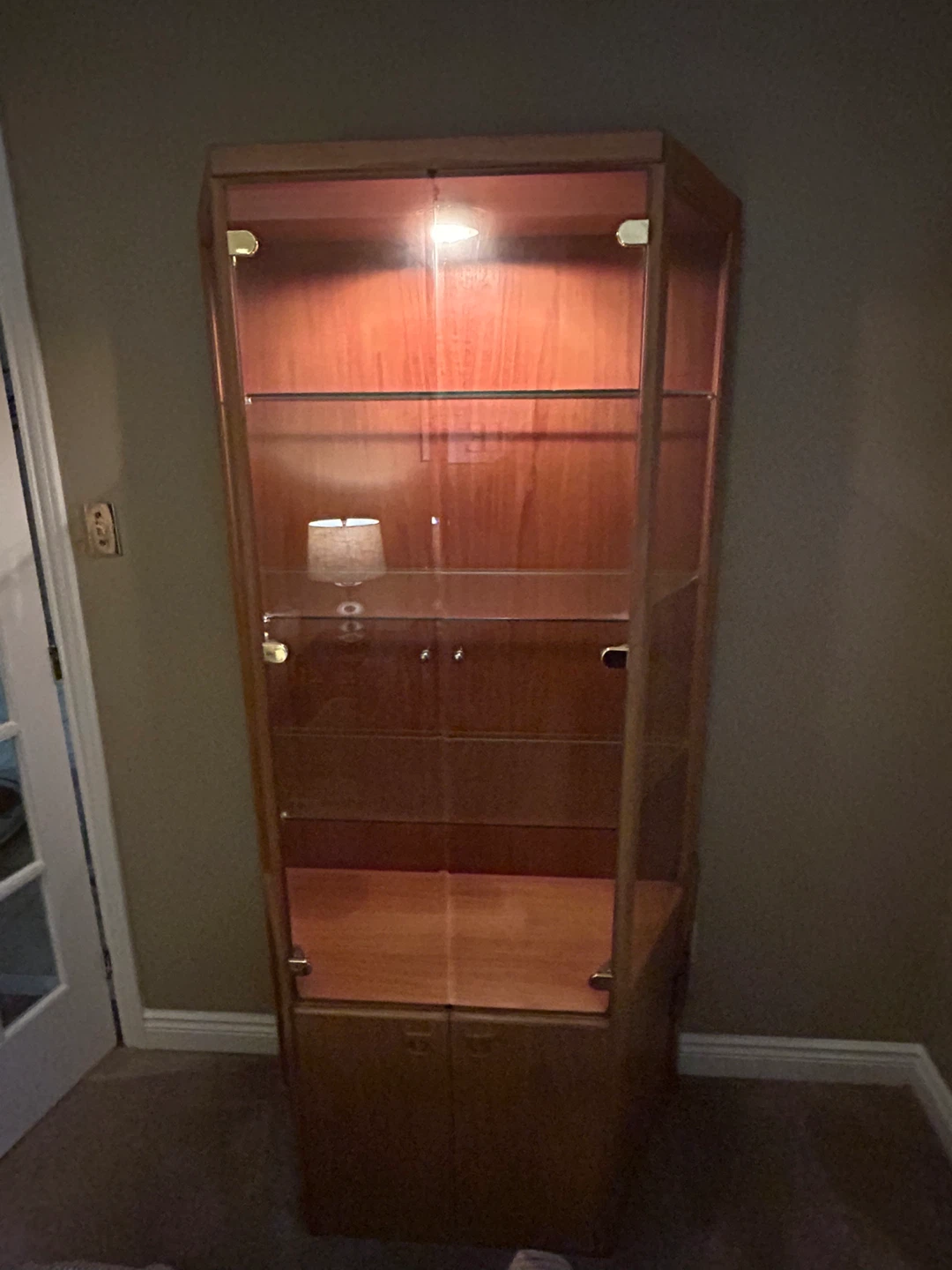 MCM Teak Curio Cabinet – Beautiful & Unique Piece - photo 2