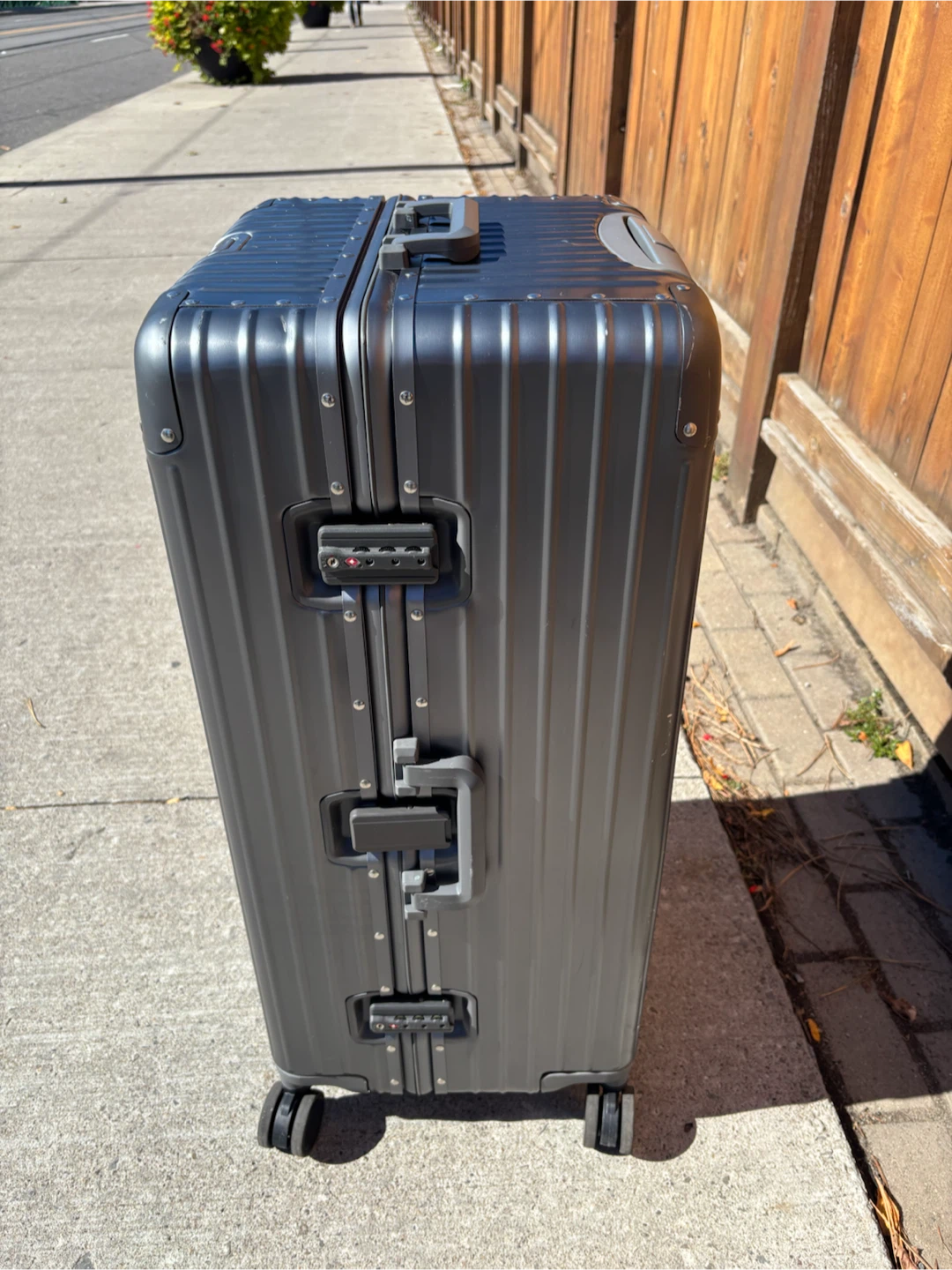 Large check in luggage - photo 3