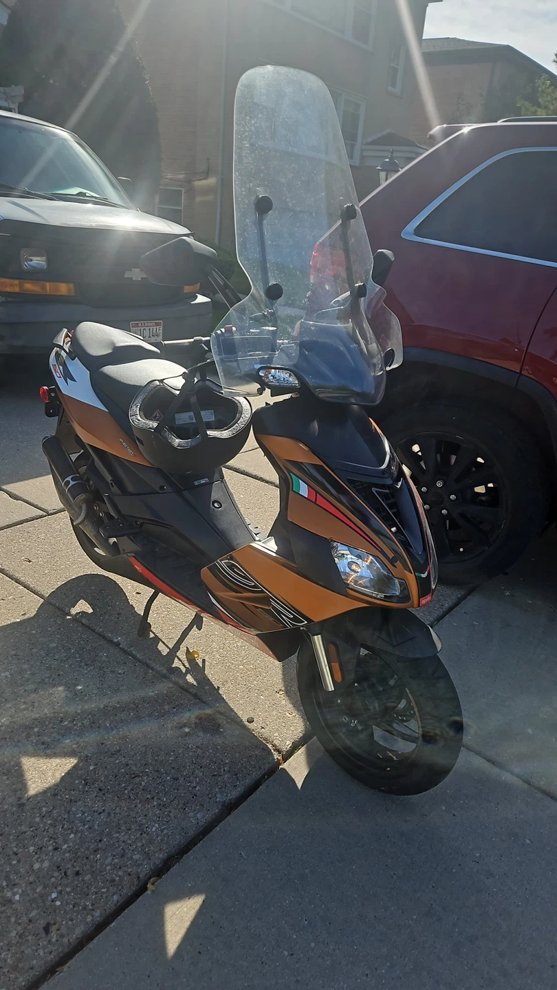 Aprilia SR 50 Scooter - photo 4