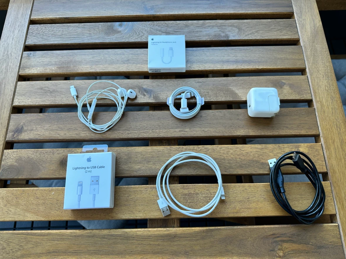 Apple Cables