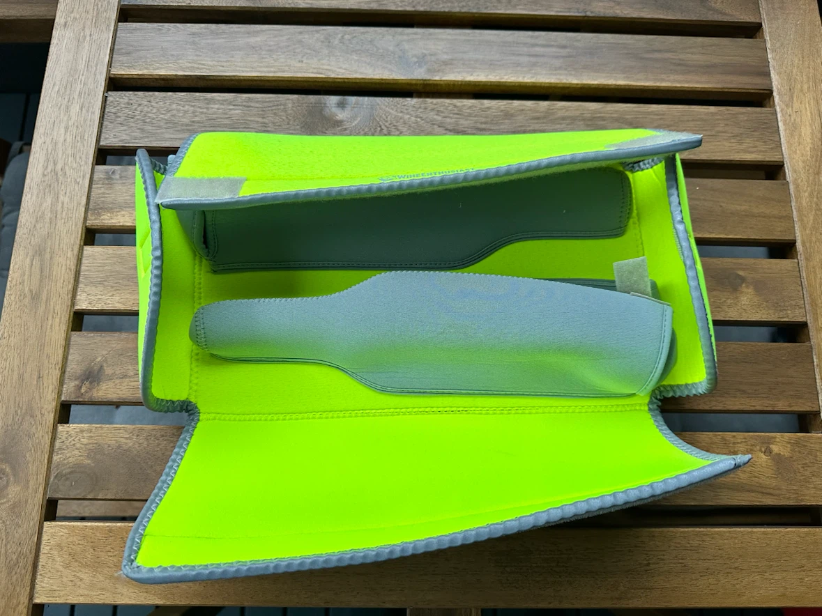 Wine Enthusiast Insulated Wine Bottle Carrier - photo 2