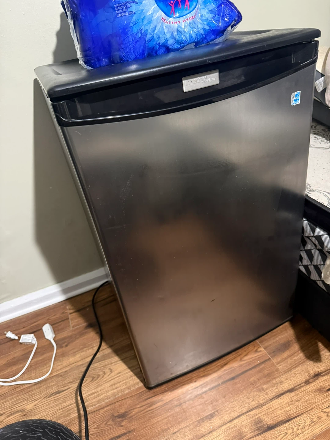 Danby Designer Mini Fridge - photo 2