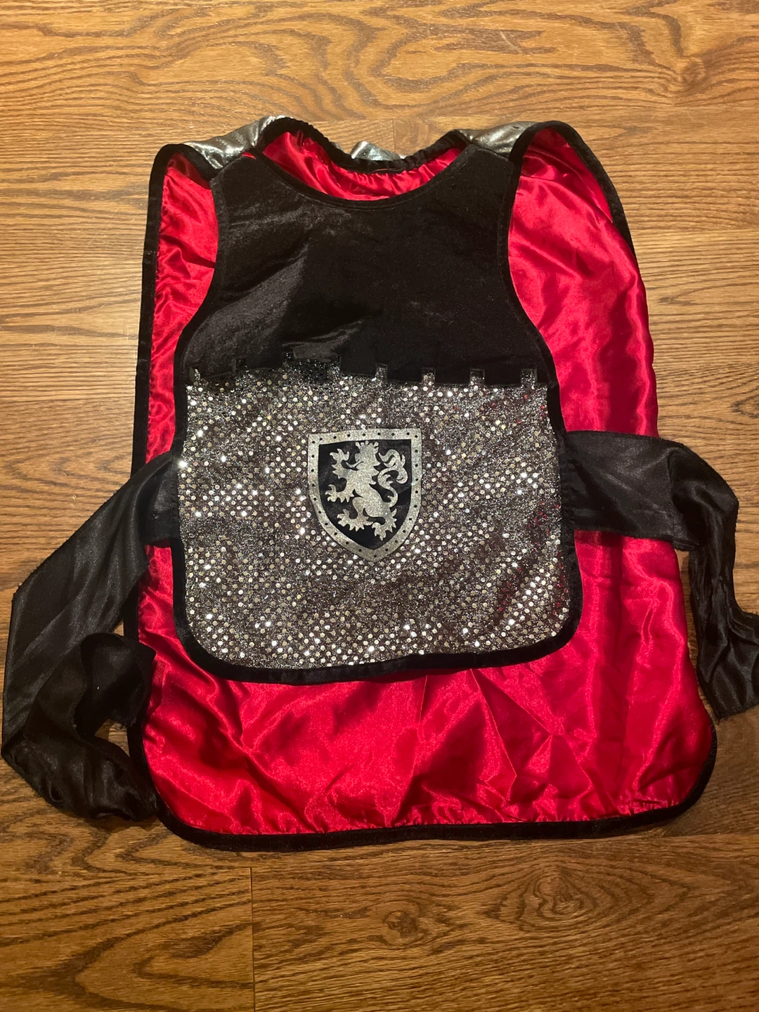 Reversible Kids Costume knight/spade Tunic and Cape - photo 2