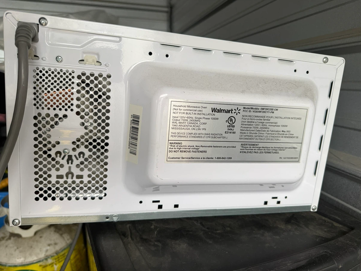 Hamilton Beach Microwave EM720C2SE-CW - photo 2
