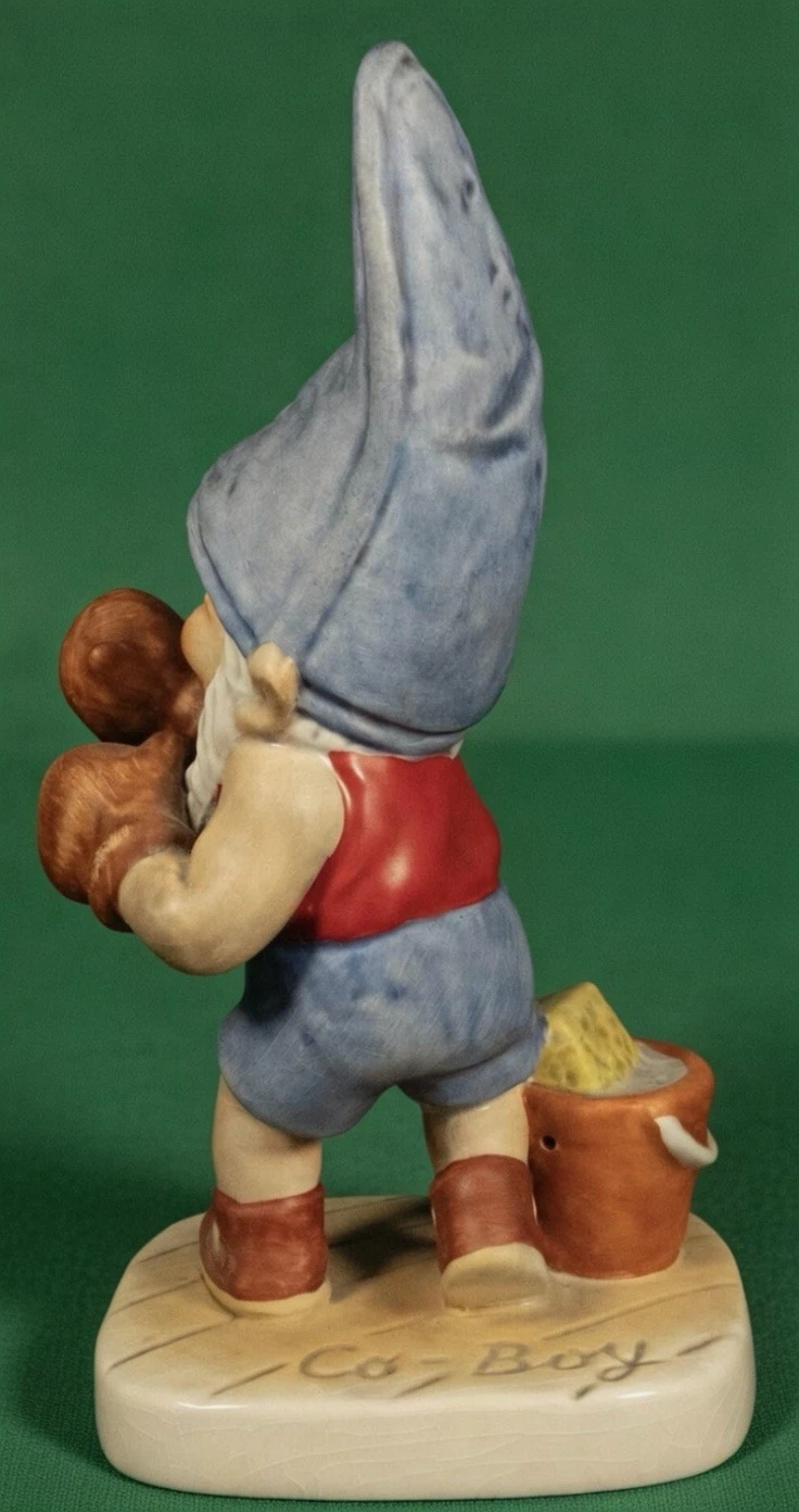 Goebel Co-Boy Gnome Figurine "Max" the Olympic Boxer - photo 2