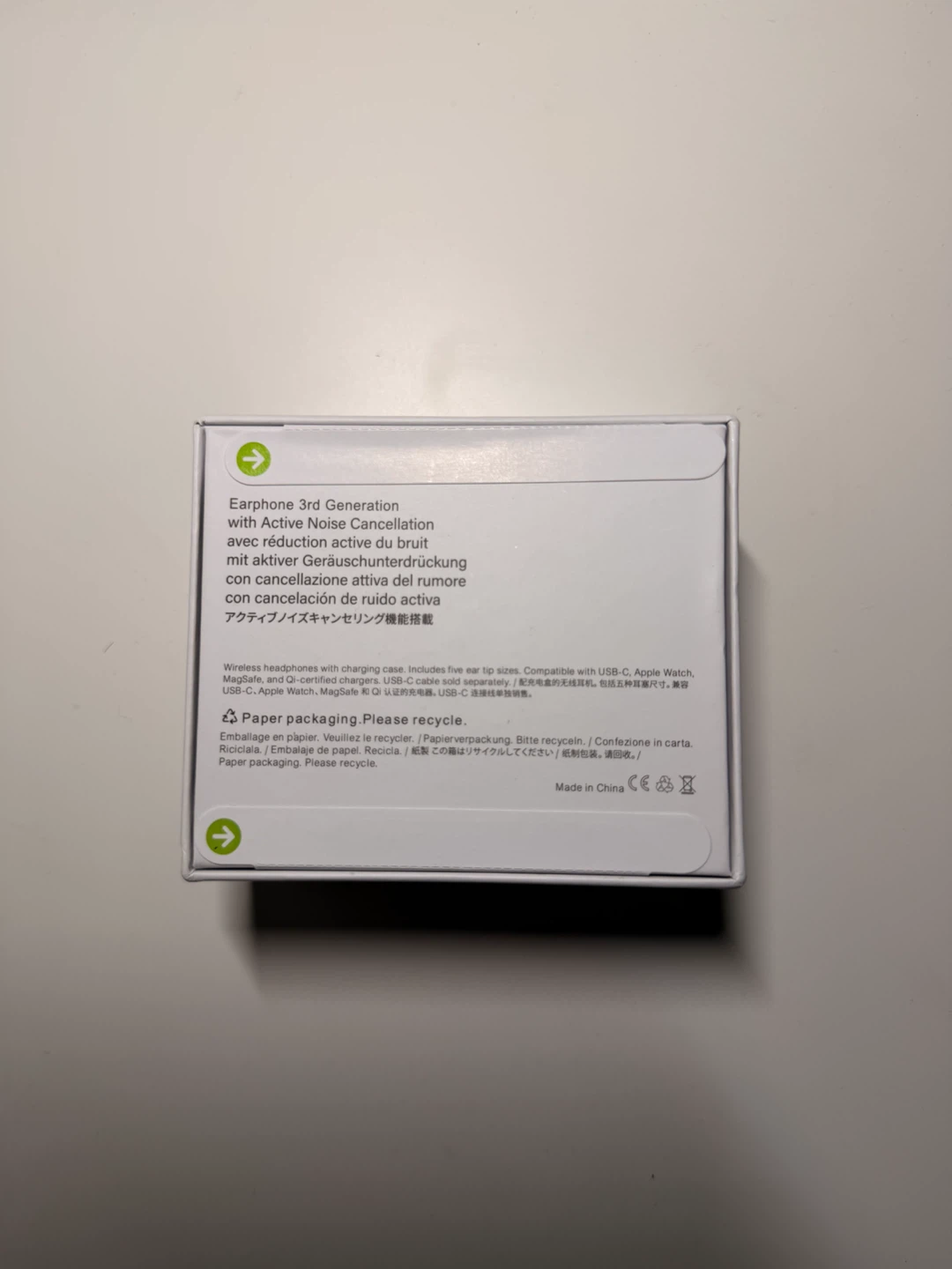 Apple AirPods Pro 2nd Generation with Charging Case - photo 2