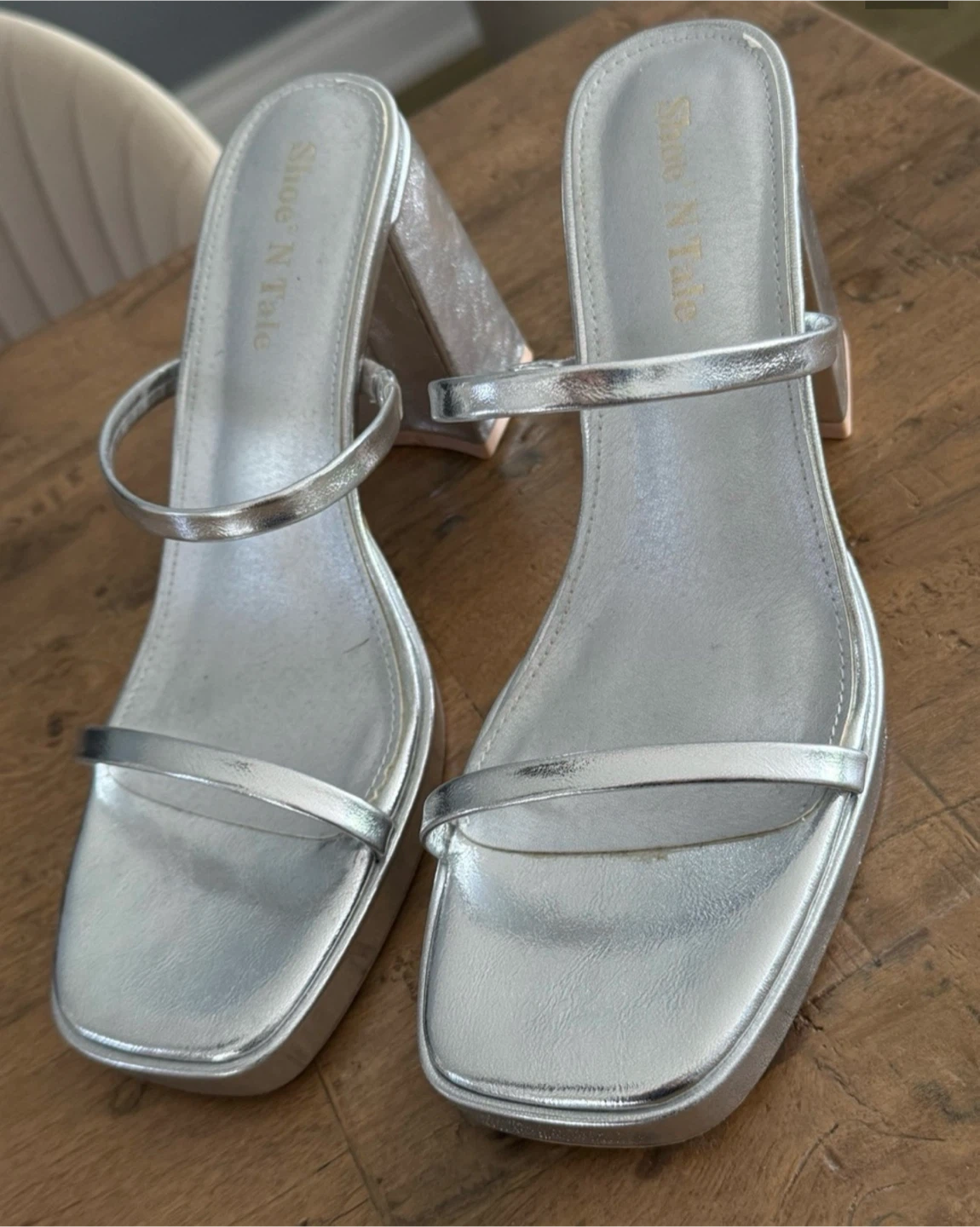 Shoe N Tale Silver Block Heels size 8.5 - photo 4