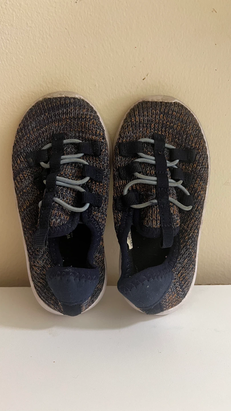 Kids Athletic Knit Sneakers - Size 6