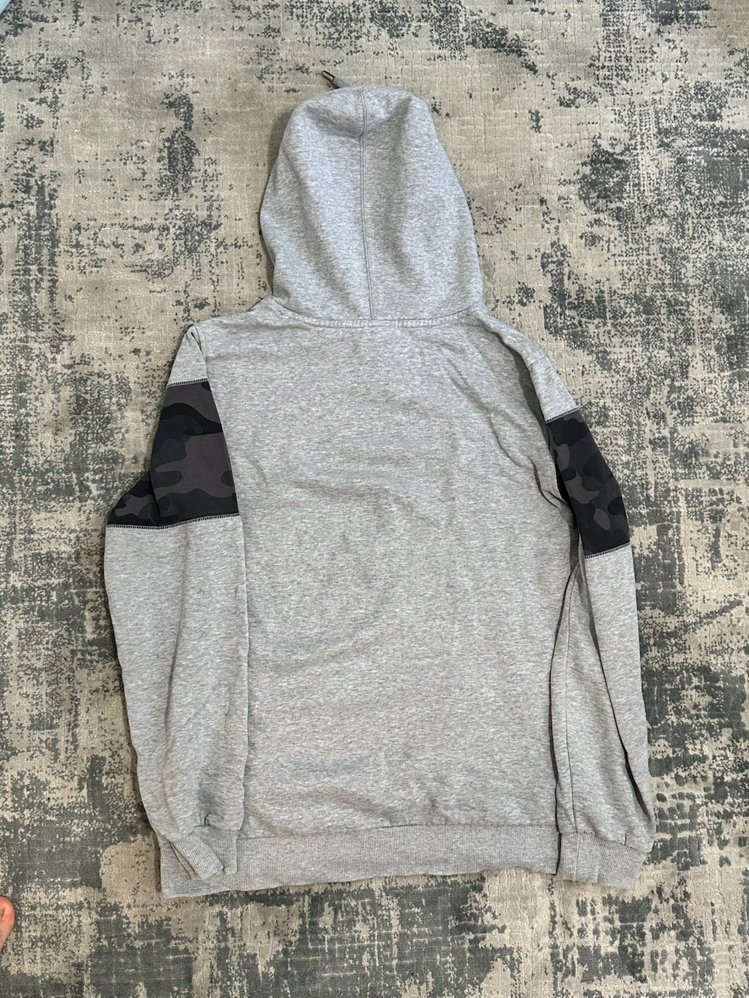 Adidas grey hoodie with camo detailing - photo 2