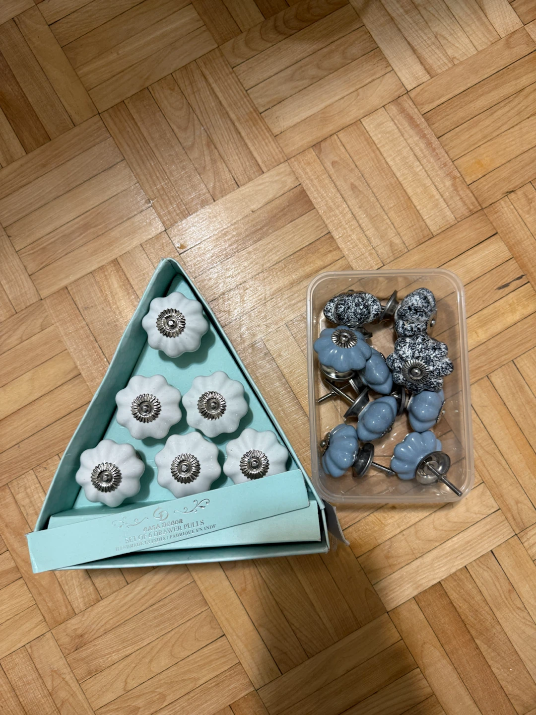 Assorted ceramic cabinet/drawer knobs
