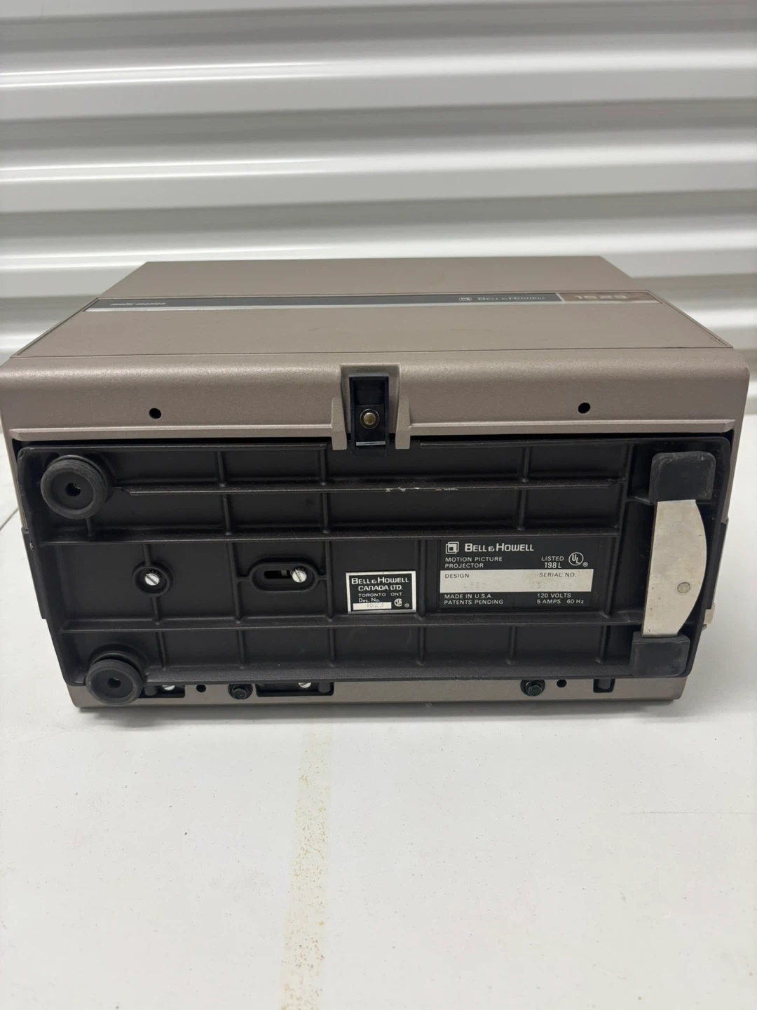 Bell & Howell 1623 Multi Motion Dual 8mm Super 8 Film Projector - photo 3