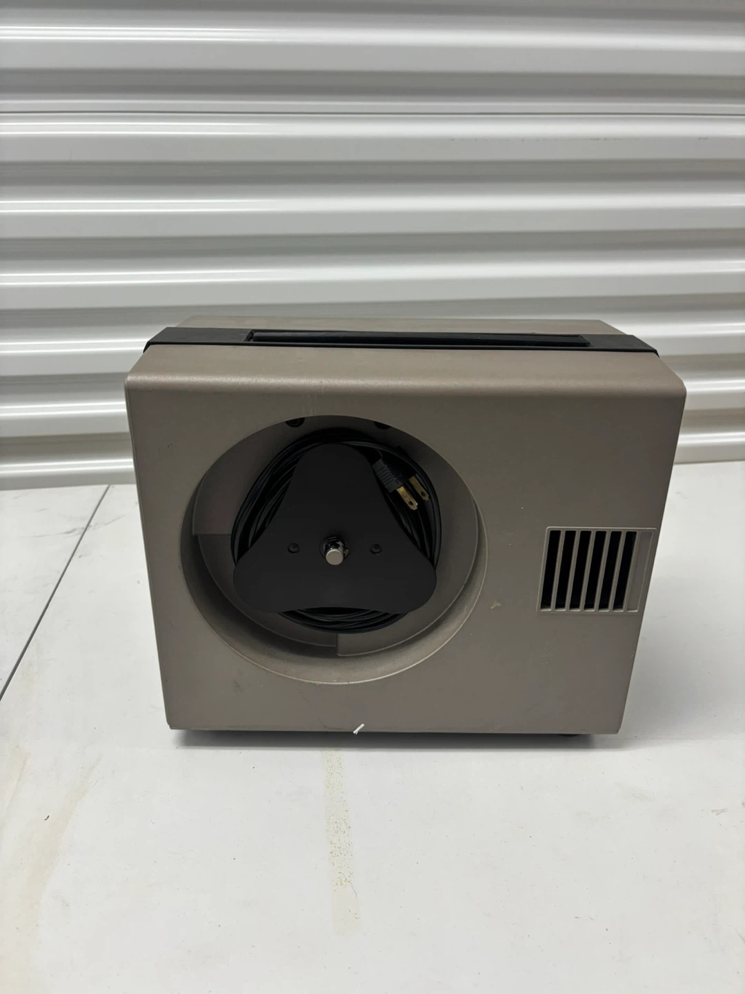 Bell & Howell 1623 Multi Motion Dual 8mm Super 8 Film Projector - photo 4