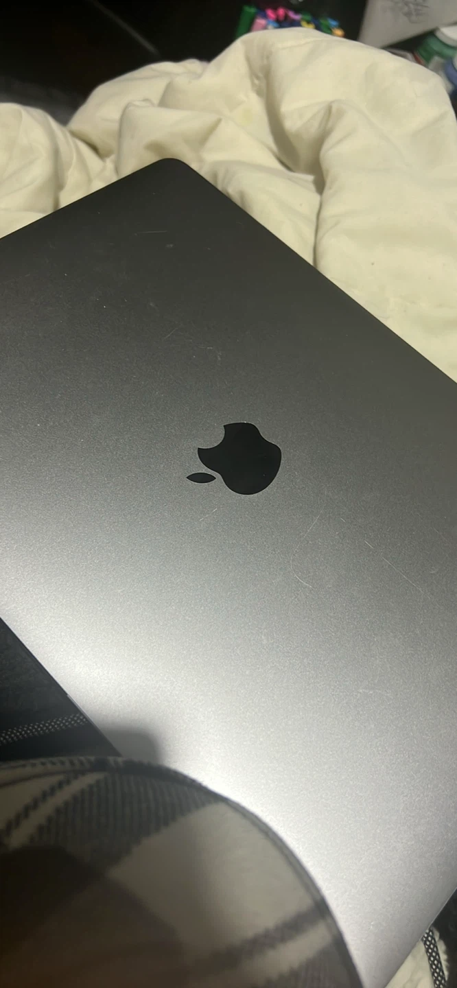 Apple MacBook Pro - photo 2