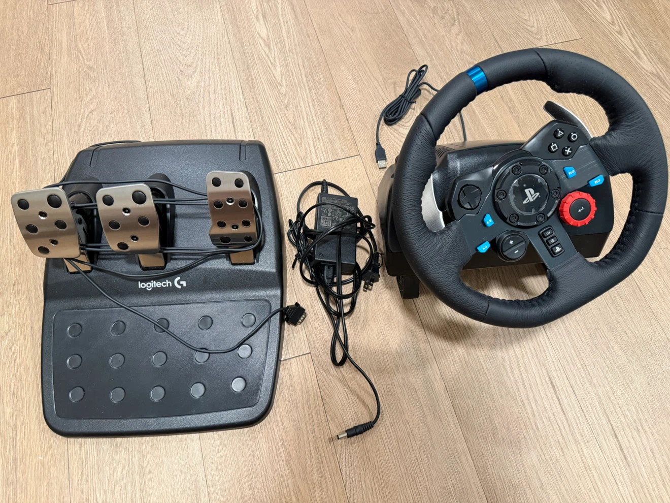 Logitech G29 Racing Wheel – Like New, Purchased June 2026