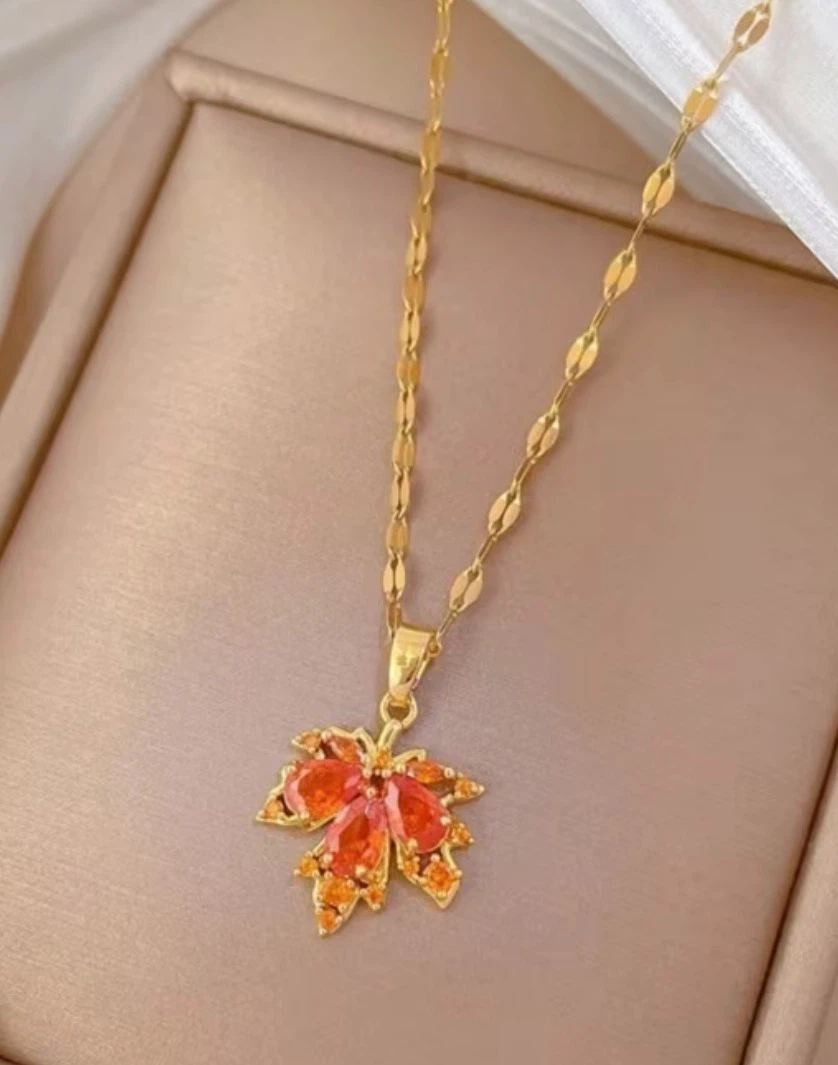 18 k gold plated maple leaf necklace with orange stones - photo 2