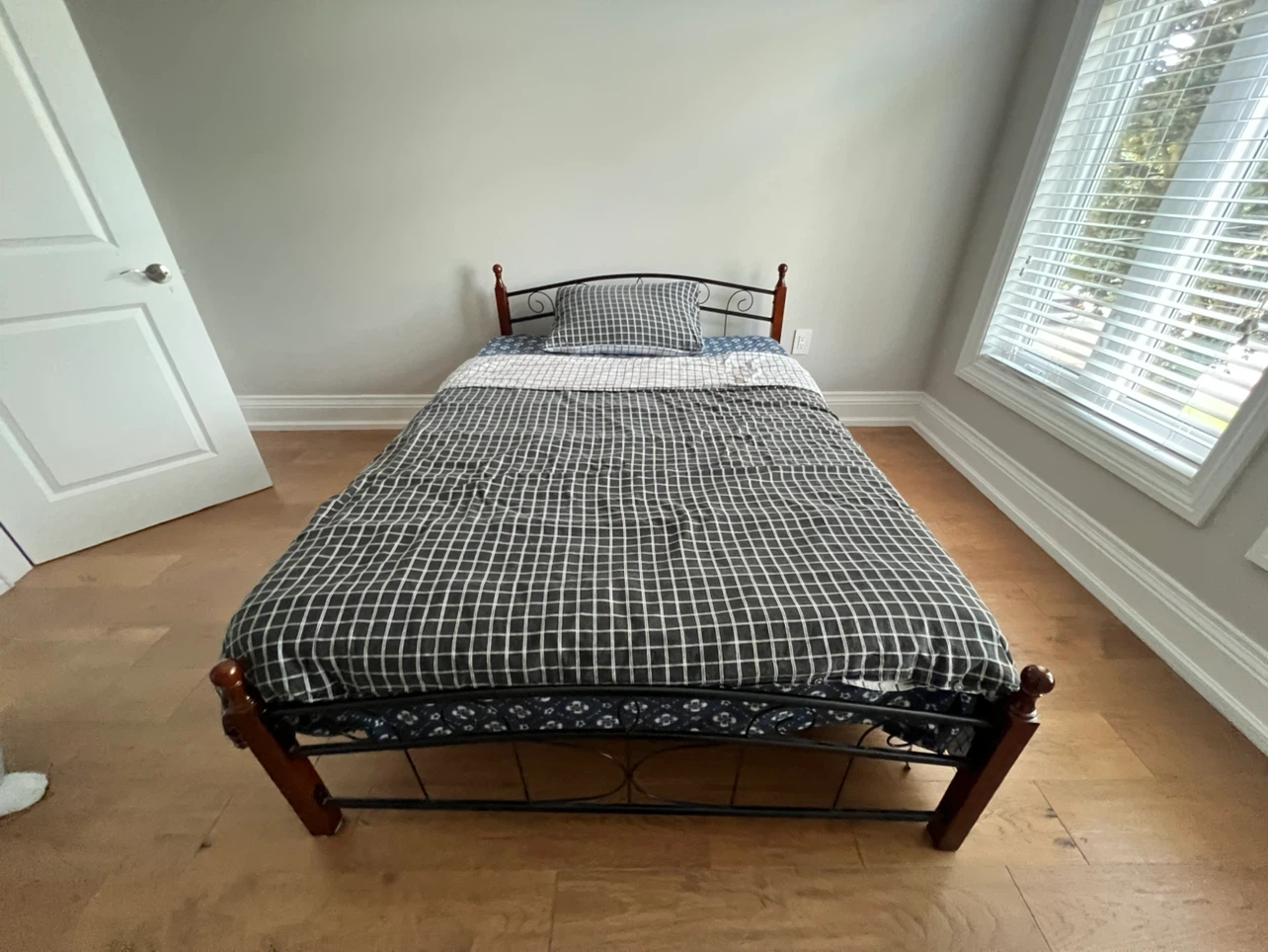Full size metal bed frame