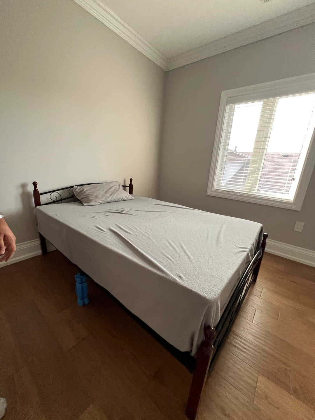 Full size metal bed frame